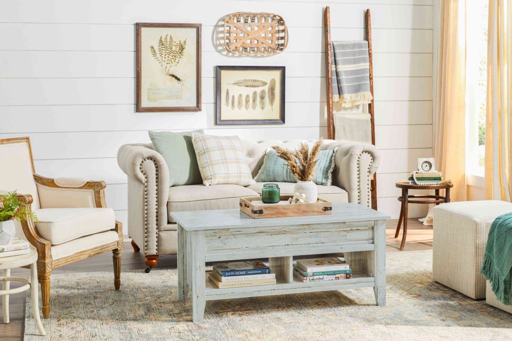 Shabby Chic Decor Essentials: Colors, Furniture & Accessories