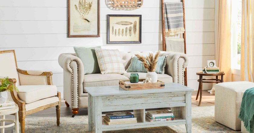 Shabby Chic Decor Essentials: Colors, Furniture & Accessories